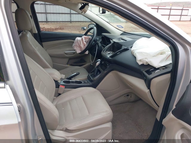 1FMCU0J97EUA65731 Ford Escape Titanium