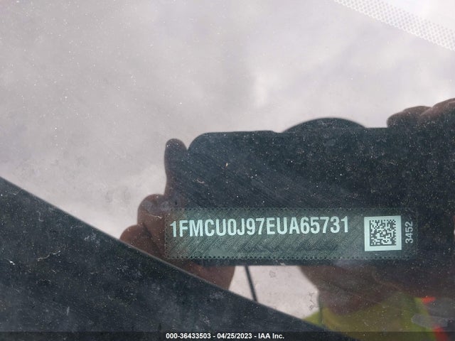 1FMCU0J97EUA65731 Ford Escape Titanium