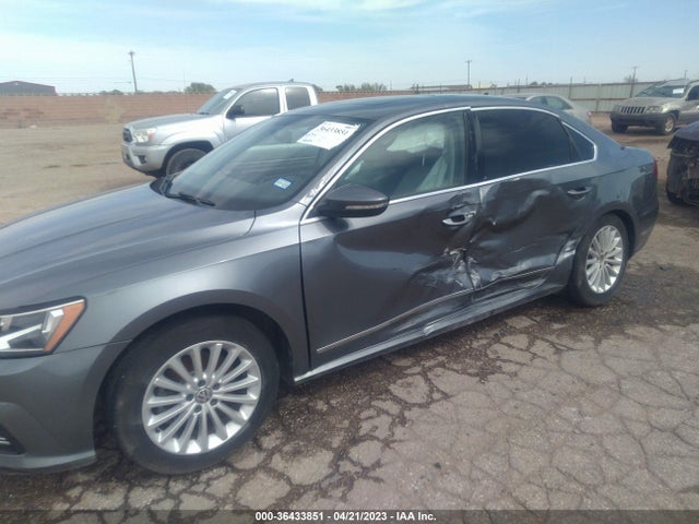 1VWBT7A35GC017576 Volkswagen Passat 1.8t Se