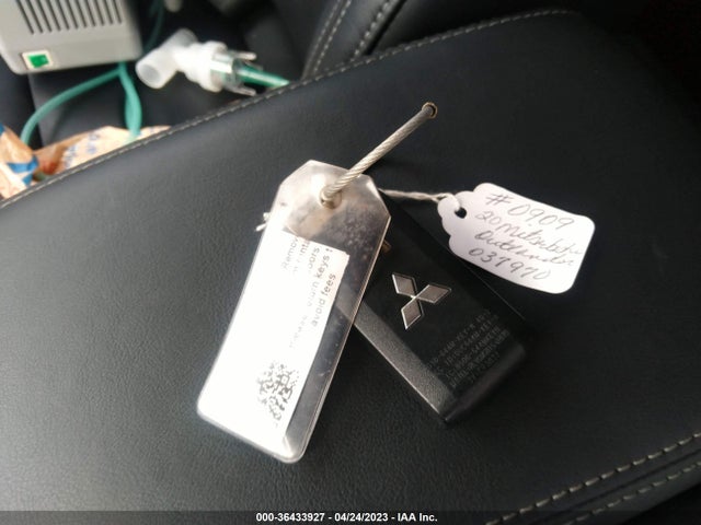 JA4AZ3A30LZ037970 Mitsubishi Outlander Sel