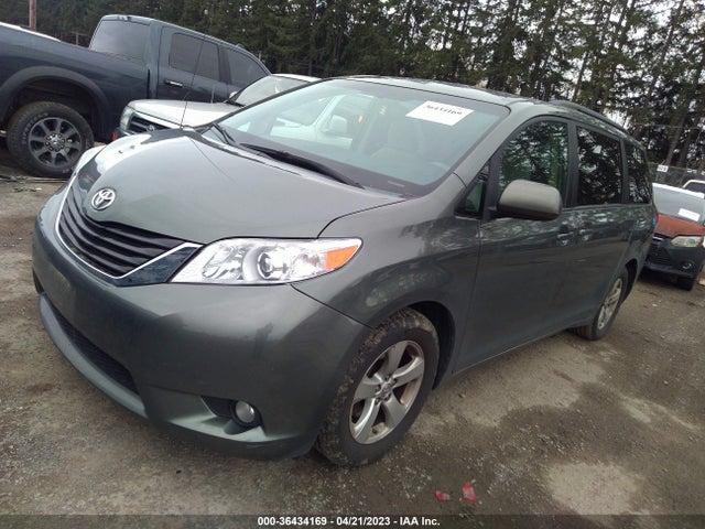 Toyota SIENNA LE 2014 5TDKK3DC7ES502002 Image 2