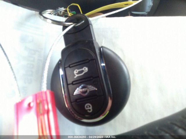 WMWLN5C39H2E33429 Mini Clubman Cooper