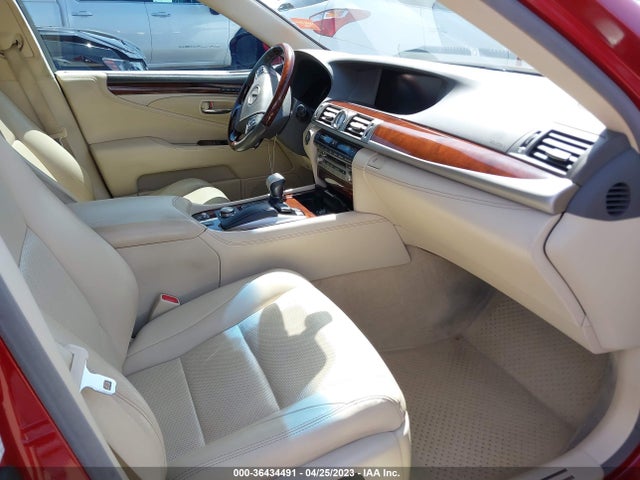 Lexus LS 460 2015 JTHBL5EF9F5138348 Image 5