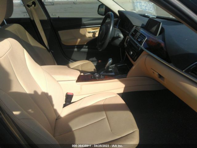 WBA8E1G3XHNU18944 BMW 3 Series 320i