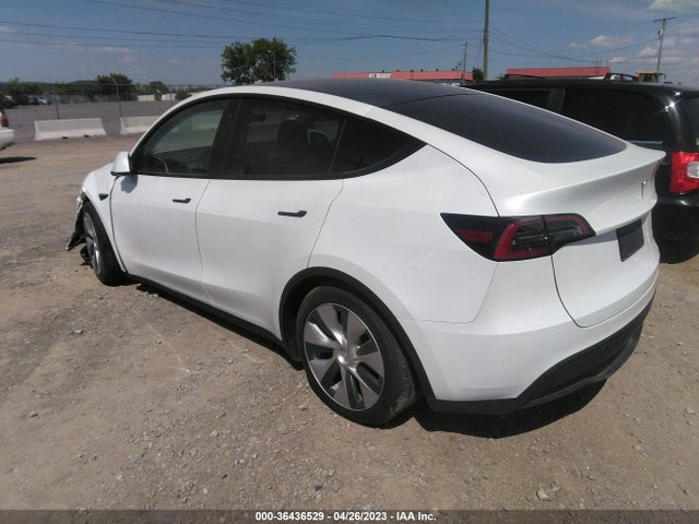 Tesla Model Y Long Range 2023 7SAYGDEEXPA038454 Image 4