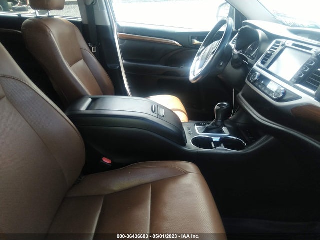 Toyota Highlander Limited 2018 5TDDZRFH5JS818105 Image 6