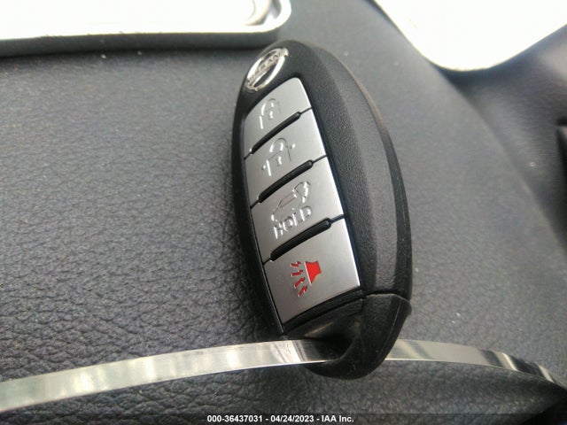 2015 NISSAN ROGUE SV VIN: 5N1AT2MLXFC759009