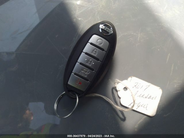 JN8AT2MV4HW023615 Nissan Rogue Sl