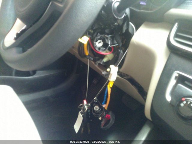 5XXGT4L38HG127768 KIA Optima Lx