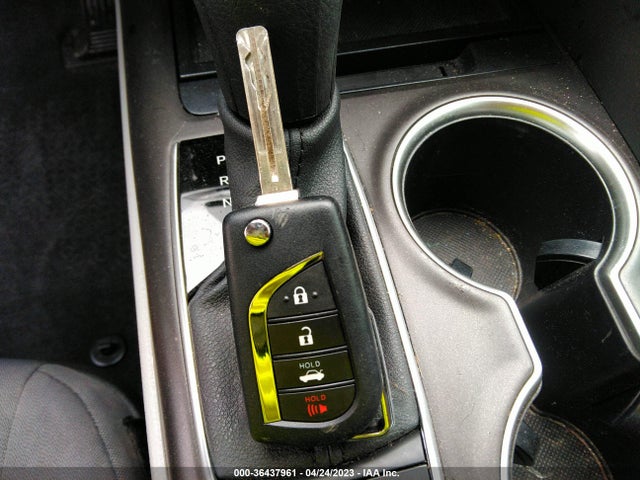 Toyota CAMRY LE 2022 4T1C11AK1NU674864 Image 3