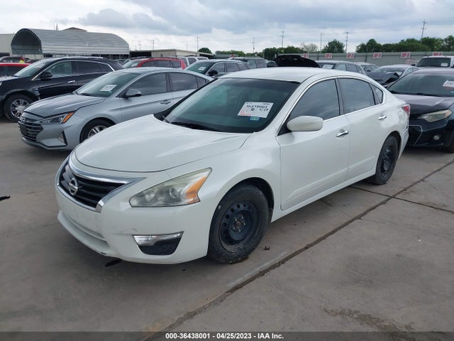 Nissan Altima 2.5 S 2014 1N4AL3AP6EN225807 Image 2