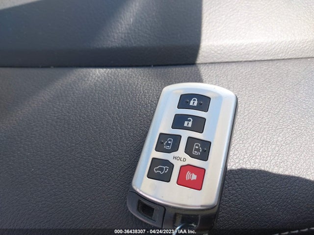 2015 TOYOTA SIENNA XLE/XLE AAS/LTD VIN: 5TDYK3DC9FS682076