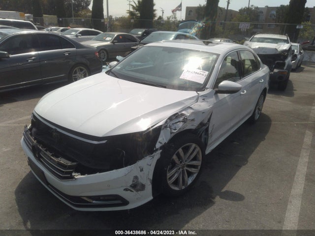1VWBA7A37JC013672 Volkswagen Passat 2.0t Se