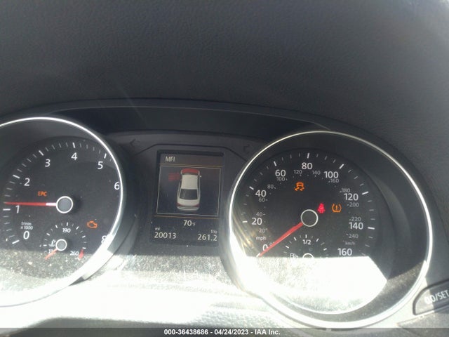 1VWBA7A37JC013672 Volkswagen Passat 2.0t Se