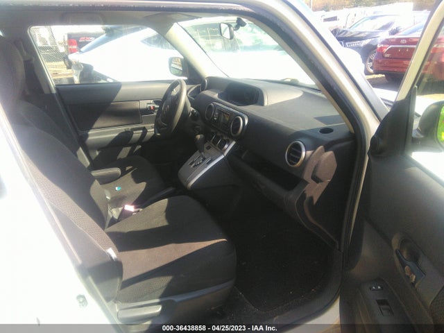 2008 SCION XB VIN: JTLKE50E681044503