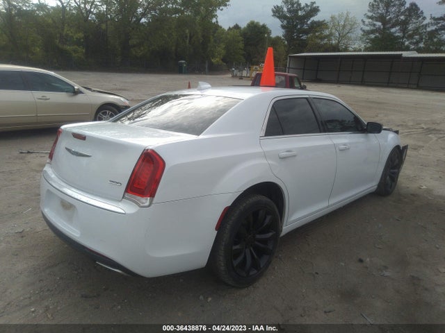 2C3CCAAG8JH214645 Chrysler 300 Touring