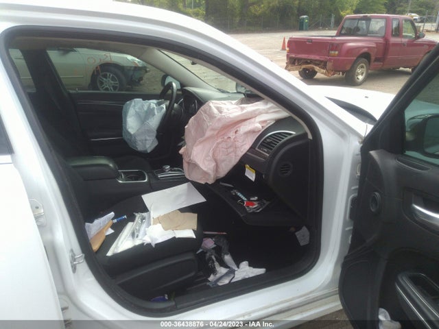 2C3CCAAG8JH214645 Chrysler 300 Touring