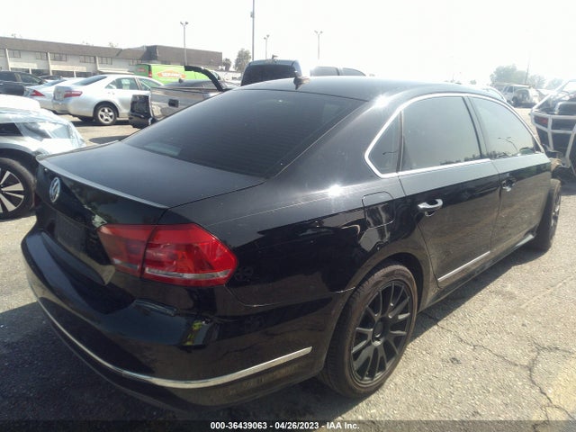 1VWBS7A32FC017911 Volkswagen Passat 1.8t Se W/sunroof & Nav