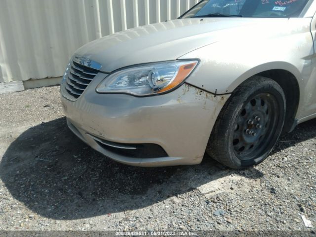 1C3CCBAGXEN164883 Chrysler 200 LX