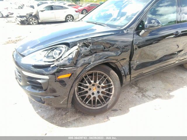 2017 PORSCHE CAYENNE VIN: WP1AA2A28HKA84595