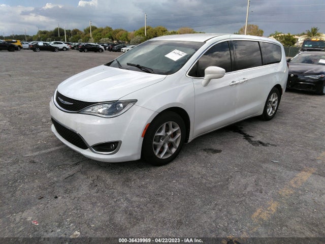 Chrysler Pacifica Touring Plus 2018 2C4RC1FG3JR175231 Image 2