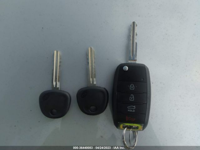 KNAFX4A65G5498125 KIA FORTE LX