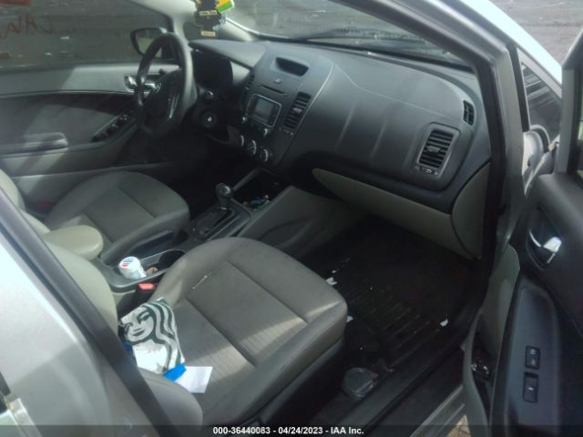 KNAFX4A65G5498125 KIA FORTE LX