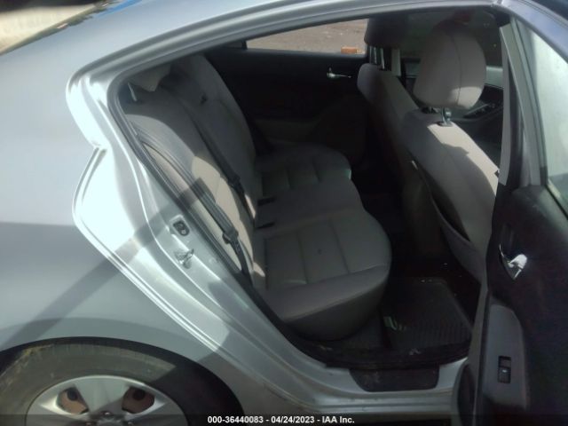KNAFX4A65G5498125 KIA FORTE LX