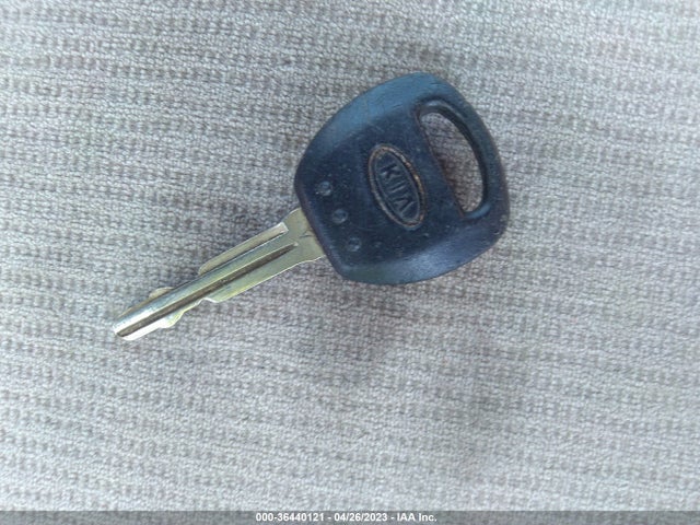 2008 KIA SEDONA LX VIN: KNDMB233086219451