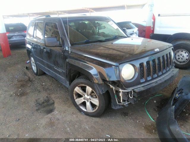 2014 1C4NJPFB0ED814198 main image