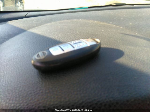 JN8AE2KP1H9165885 Nissan Quest Sv