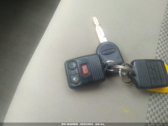 2007 FORD ESCAPE XLT VIN: 1FMCU93Z07KA61715