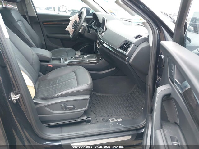 WA1BNAFY0J2061099 Audi Q5 Premium Plus