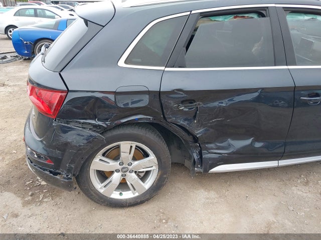 WA1BNAFY0J2061099 Audi Q5 Premium Plus