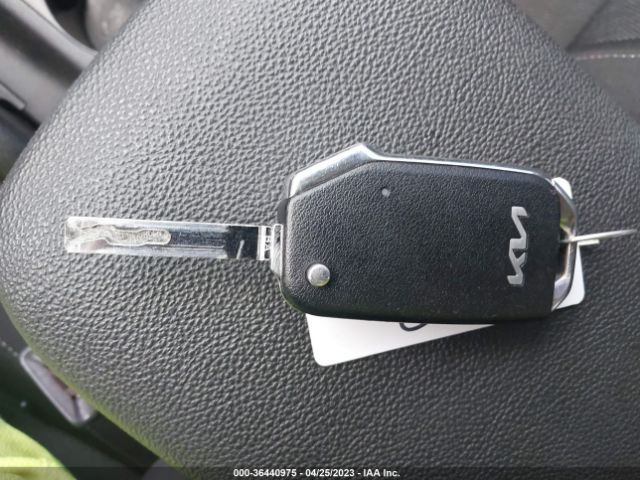 3KPF24AD7NE460560 KIA Forte Lxs