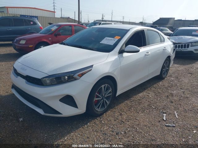 3KPF24AD7NE460560 KIA Forte Lxs
