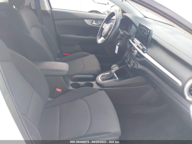3KPF24AD7NE460560 KIA Forte Lxs