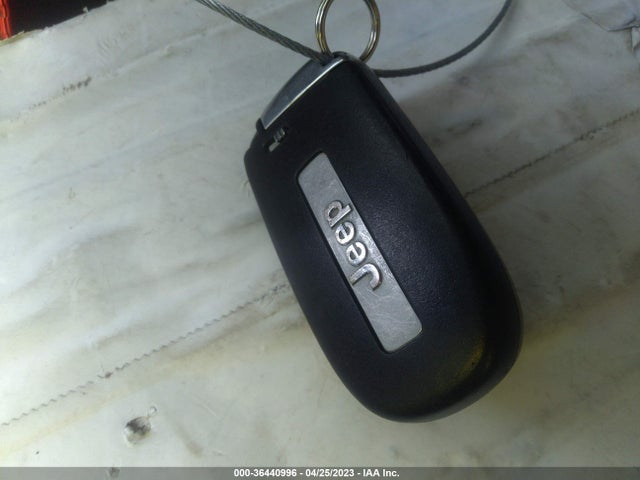 1C4RJFAGXJC313026 Jeep Grand Cherokee Laredo E
