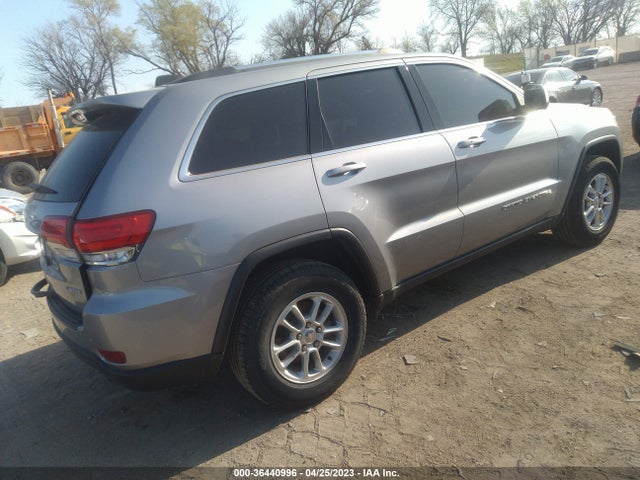 1C4RJFAGXJC313026 Jeep Grand Cherokee Laredo E
