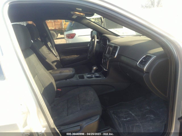 1C4RJFAGXJC313026 Jeep Grand Cherokee Laredo E
