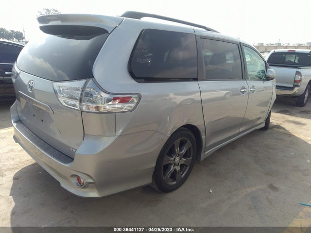 Toyota SIENNA SE 2017 5TDXZ3DC0HS806844 Image 6