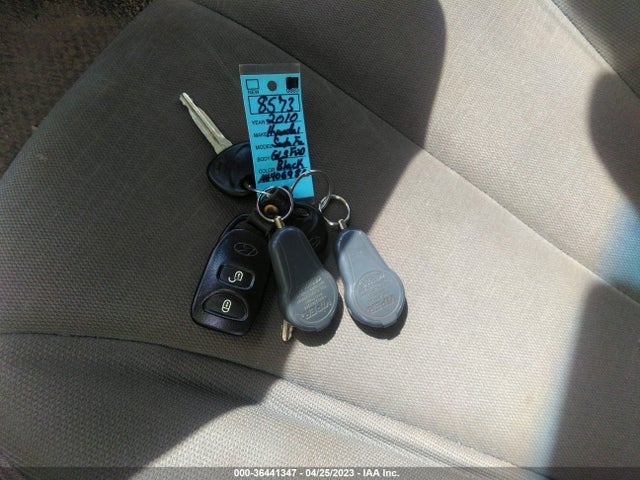 2010 HYUNDAI SANTA FE GLS VIN: 5NMSG3AB8AH406986