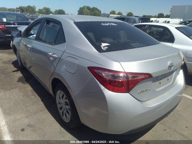Toyota COROLLA LE 2017 5YFBURHE0HP733667 Image 3
