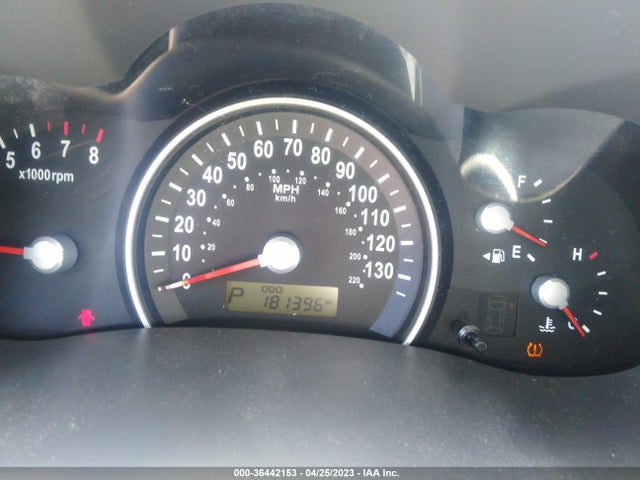 2008 KIA SEDONA LX VIN: KNDMB233X86219389