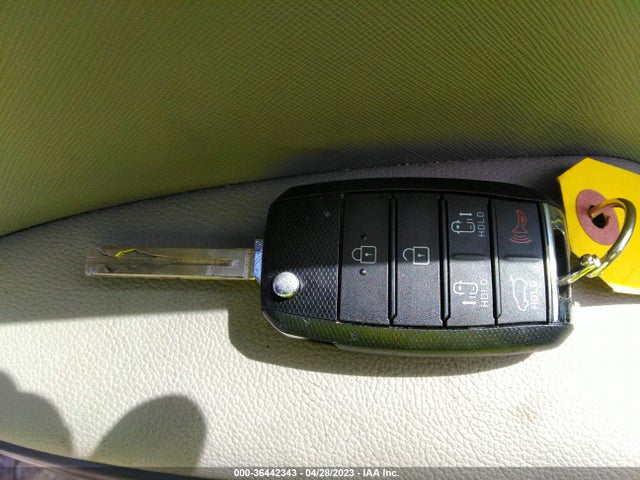 KIA SEDONA LX 2020 KNDMB5C17L6598120 Image 3