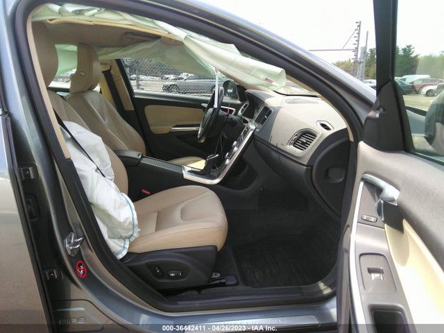 2018 Volvo S60, VIN: LYV402TK2JB172934