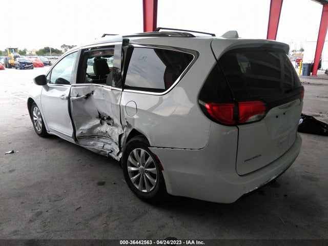 2C4RC1BG2JR142940 Chrysler Pacifica Touring L