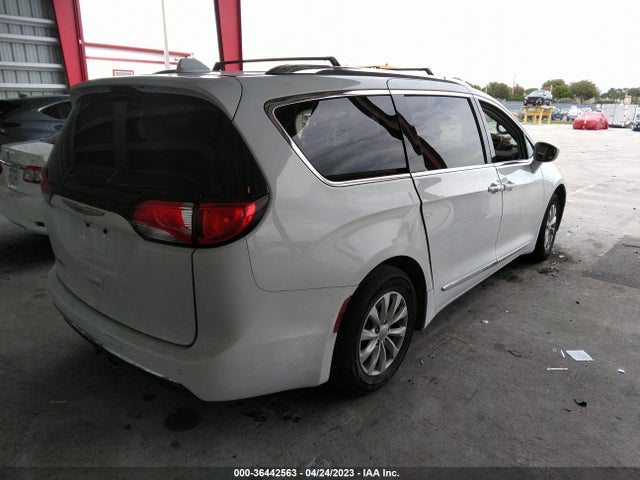 2C4RC1BG2JR142940 Chrysler Pacifica Touring L