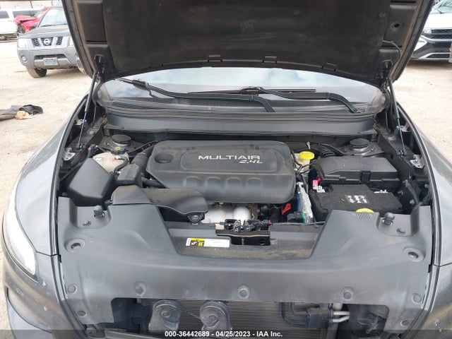 1C4PJLCB7HW593052 Jeep Cherokee Latitude