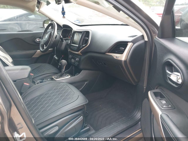 1C4PJLCB7HW593052 Jeep Cherokee Latitude